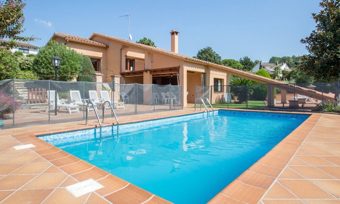 Puigventos Villa | 2CIP01-6pax - House with capacity for 06 people and private pool located in a quiet area