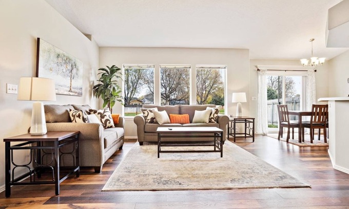 Nampa House | 2Min>NNU/NampaHS★LongStays★300mbps★1600ft²★