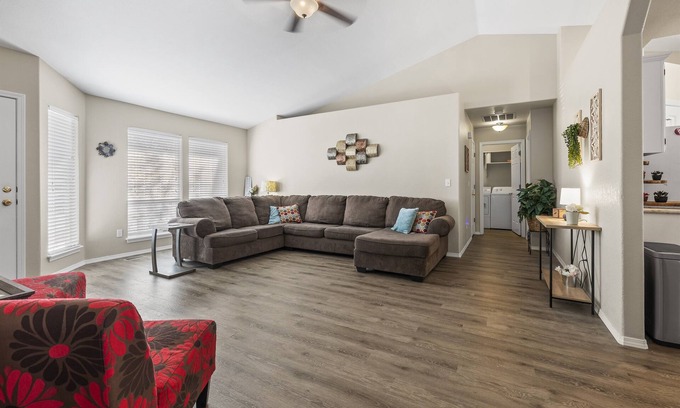 Nampa House | 2min>RidgecrestGolf*1300ft²*LargeBackyard*1000Mbps