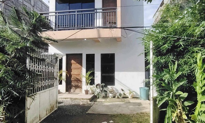 Roxas City House | 2mins from Roxas Airport,2mins ride to beach, 3mins to SM,10mins to Culasi Port