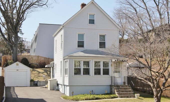 Greenwich House | 2nd Floor, 1 Br/1 Ba With Sofa Bed In The Living Room