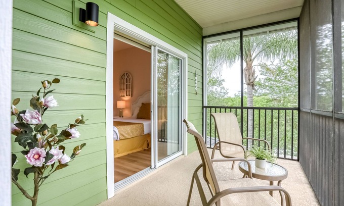 Bahama Bay Condo | 2nd floor condo with balcony, basketball court, near theme parks, & tennis court