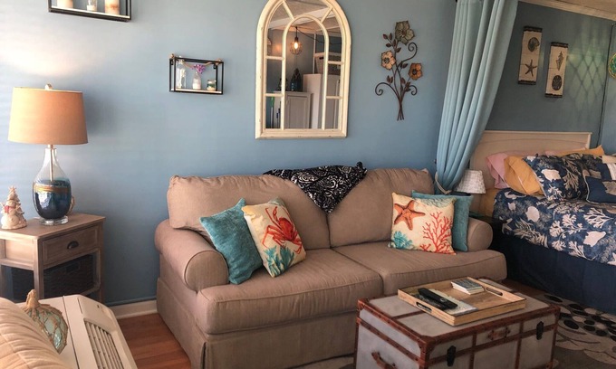 Atlantic Beach Apartment | 2nd Floor Studio- Overlooking Pool!