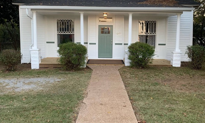 Pulaski House | 2nd Street Retreat