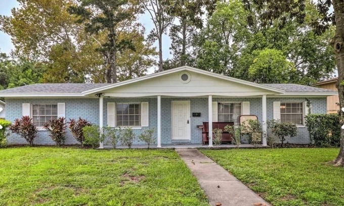 Arlington House | 3/2 Beautiful Single Family"Bright House" II- 4U