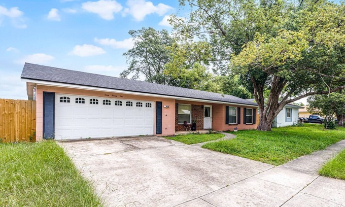 Seybold House | 3/2 House in Orlando near Disney and Downtown with Games