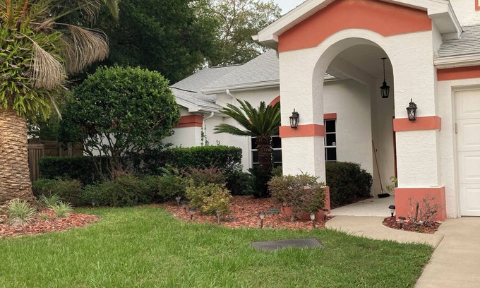 Lecanto House | 3/2 pool home in Crystal Oaks with WiFi and AC