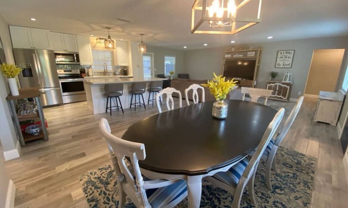 Crystal River House | 3/2 with hot tub, game room & boat slip