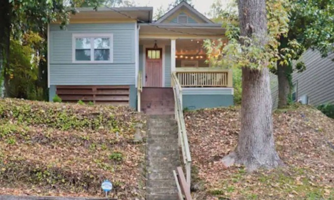 North Chattanooga House | 3/2Ba "Treehouse" North Chatt .5m downtown/frazier