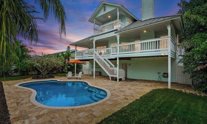 Tierra Verde House | 3/3 Key West Style Home-Heated Pool & Tiki Bar