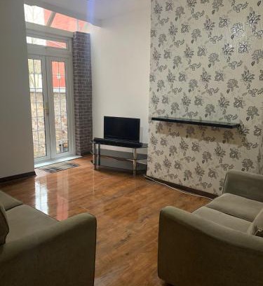 Manchester Apartment | 3/4 Bedroom House