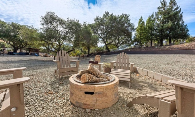 Green Valley House | 3 ACRE Napa valley 2 story with 2 separate 1 bedroom units with their own bathroom and kitchen