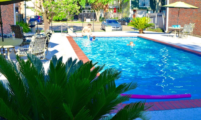 Bonnabel Place House | 3 B/R, 2- 1/2 bath, community pool. 6.4 miles to downtown N,O. 30 night min.