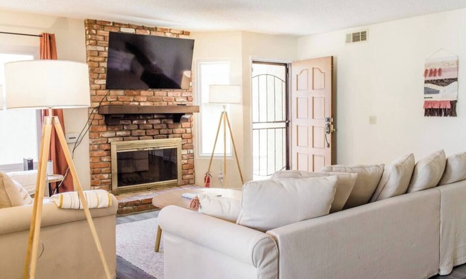 Torrance House | 3 BD/Family Friendly/Great Location
