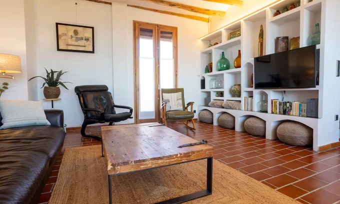 Barbera de la Conca House | 3-BD Gem in Hilltop Wine Village w/Amazing Views