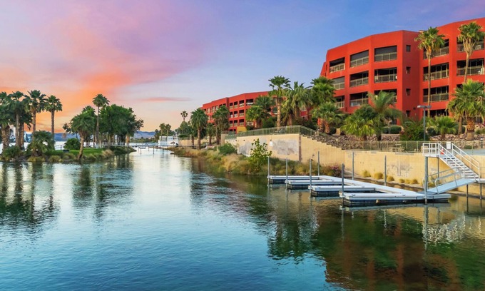Mohave County Condo | 3 BDR Dockside Riverfront Condo POOL-SPA-DOCK