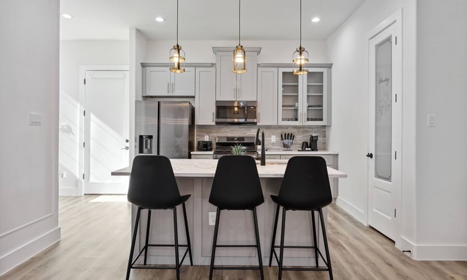 OST - South Union House | 3 BDR Gated Home, 2 King Beds, Near Medical Center, NRG Stadium & Downtown