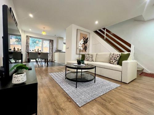 Fairfield House | 3 BDR House near East Croydon Rail Station