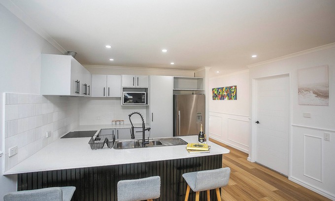 Clarkson House | 3 bdrm, 3 baths, Luxury Fresh Modern & accessible