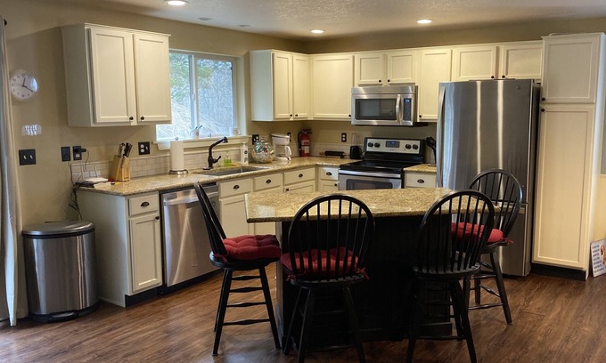 Nehalem House | 3 bdrm Tovar house: Nehalem Bay, close to Manzanita quiet neighborhood