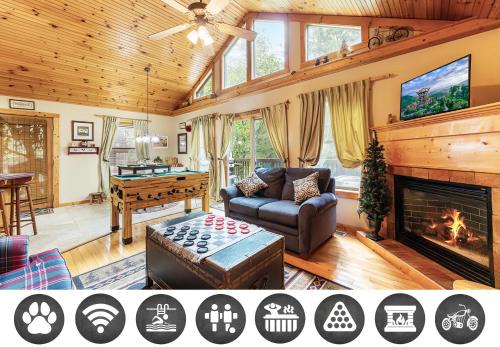 Pigeon Forge House | 3 Bears One-Level Cabin with Pool Table
