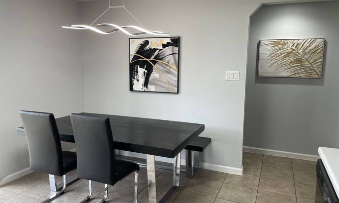 Wetmore House | 3 Bed 2 Bath by JW Marriott on TPC/Bulverde/Evans