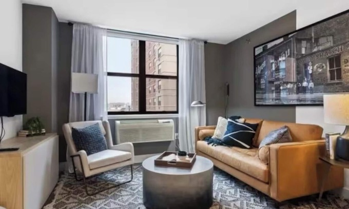 Hoboken Condo | 3-bed 2 bath condo in fabulous Hoboken with WiFi, AC, fitness room