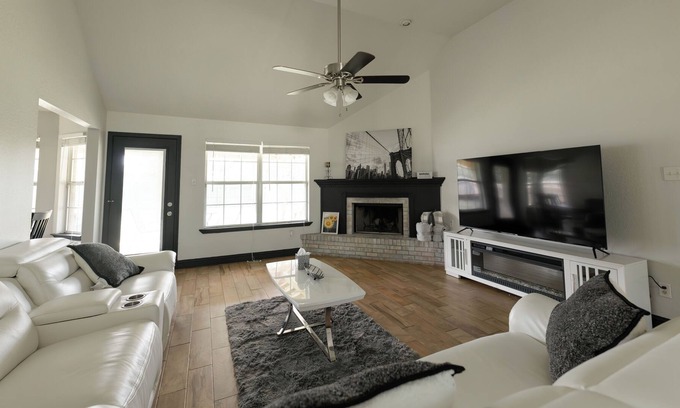 Ocean Springs House | 3 Bed/2 Bath Home Ocean Springs!