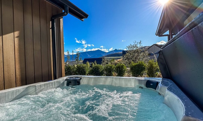 Jacks Point House | 3 Bed 2 bath Interior designed home with spa