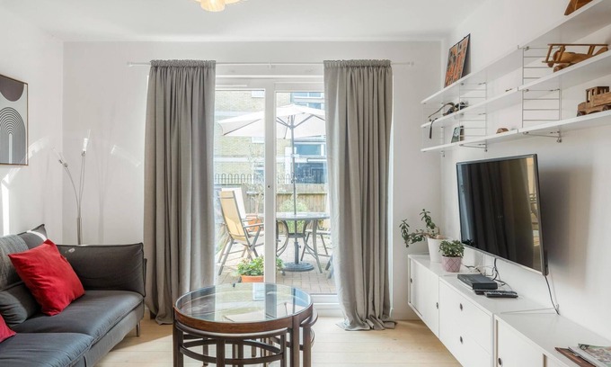 Weavers House | 3 Bed 2 Bath - Modern Flat right on Columbia Road!