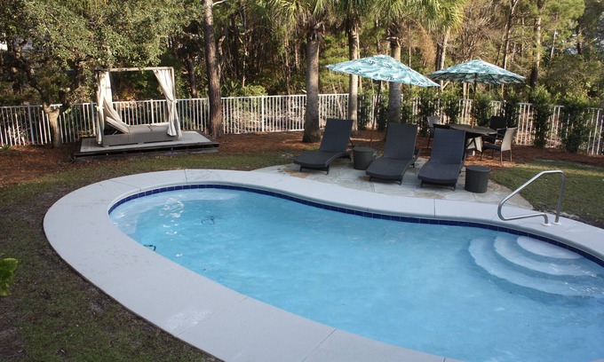 White's Gulfview House | 3 bed/2 bath/Seacrest/private pool - Sleeps 11 - 5 min walk to the Beach