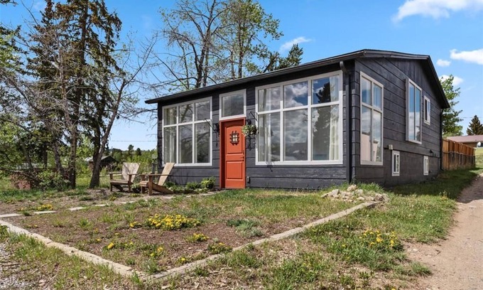 Fairplay House | 3 Bed/2Bath Pet Friendly Home, 3 Blocks from Front Street, in Fairplay - Hidden Gem
