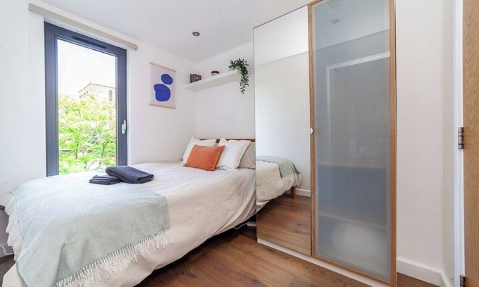 Hackney Apartment | 3 Bed 3 Bathrooms Modern Bright Flat, Hackney