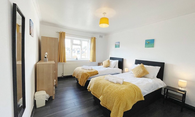 Gravesend Apartment | 3 bed apartment, free WIFI & Netflix, discounts on long term