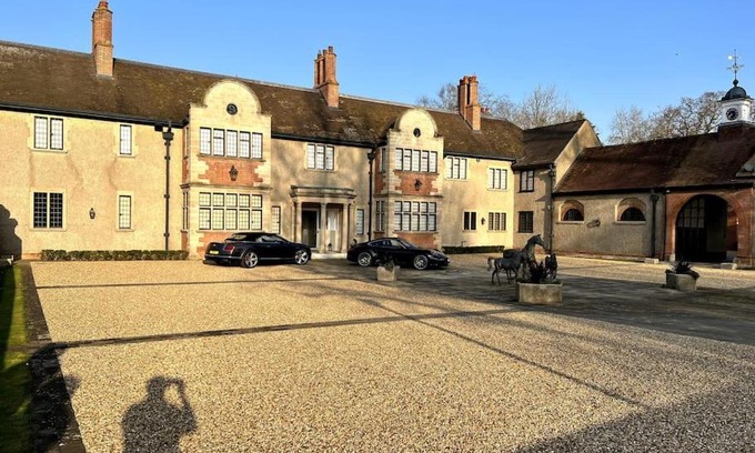 Warwick Apartment | 3 Bed Apartment Sleeps 6 Country House in Warwick