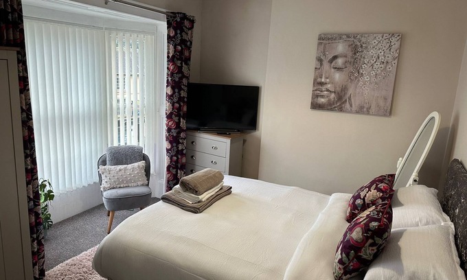 Antrim Apartment | 3 bed Cozy Antrim Apartment with Great Views