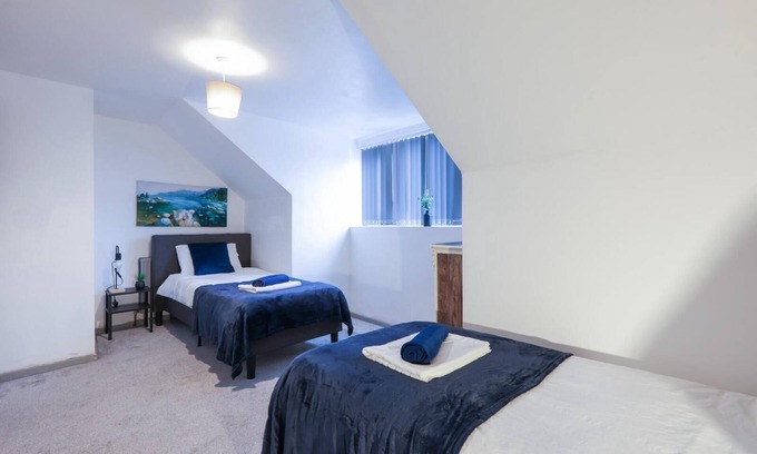 Chapeltown Apartment | 3 Bed flat - Near Leeds City Centre- FREE parking/Wifi/Fits 7