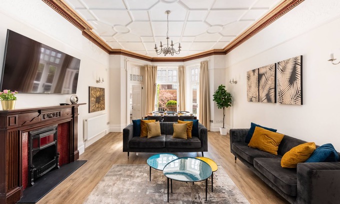 Hove Apartment | 3 Bed Garden Apartment Opposite The Beach