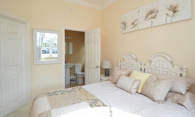 Apse Heath Other | 3 Bed Holiday Home