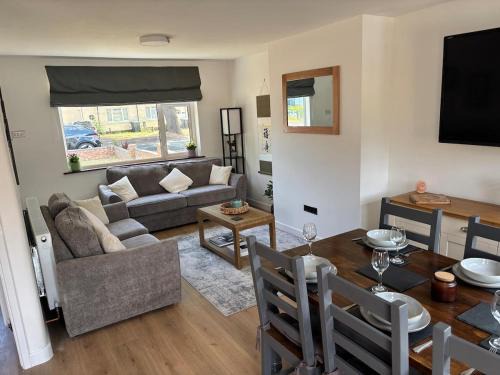 Frampton on Severn House | 3 bed home - Stratford Upon Avon