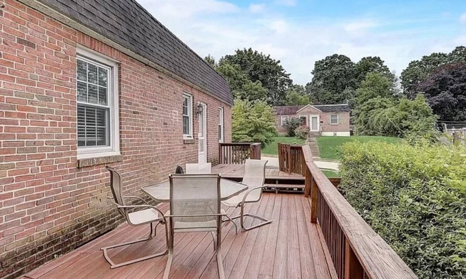 Malvern House | 3 Bed Home Walking Distance to Malvern Station