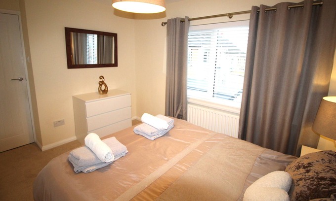 Rowlands Gill House | 3 Bed House - Sleeps 6 - Parking - Pets - Garden