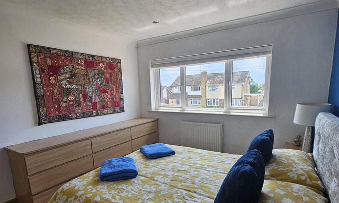 Welford House | 3 Bed House - Sleeps 7 - Parking - Wifi