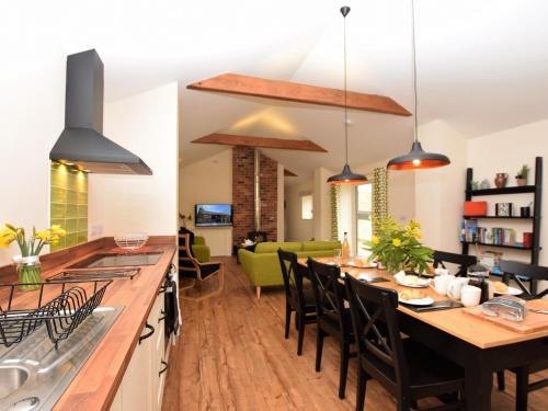 Alford House | 3 Bed in Alford 55963