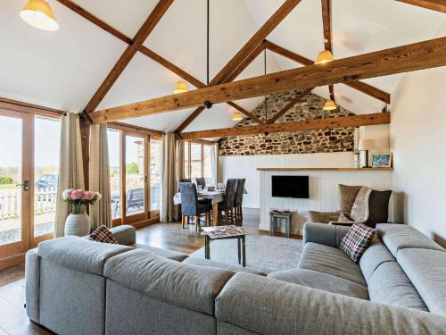 Kingswear House | 3 bed in Barnstaple 09092