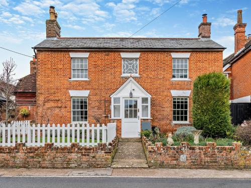 Broughton House | 3 Bed in Broughton 94143