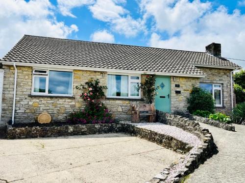 Corfe House | 3 Bed in Corfe Castle 86239