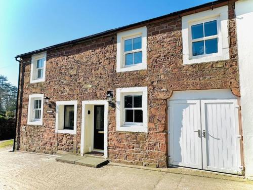Egremont House | 3 Bed in Haile 90050