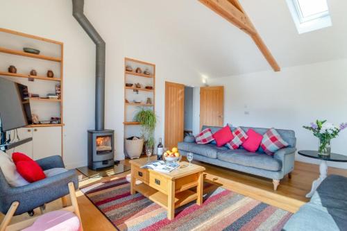 Beccles House | 3 Bed in South Cove oc-r30975