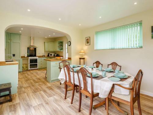 Millom House | 3 Bed in The Green 88586